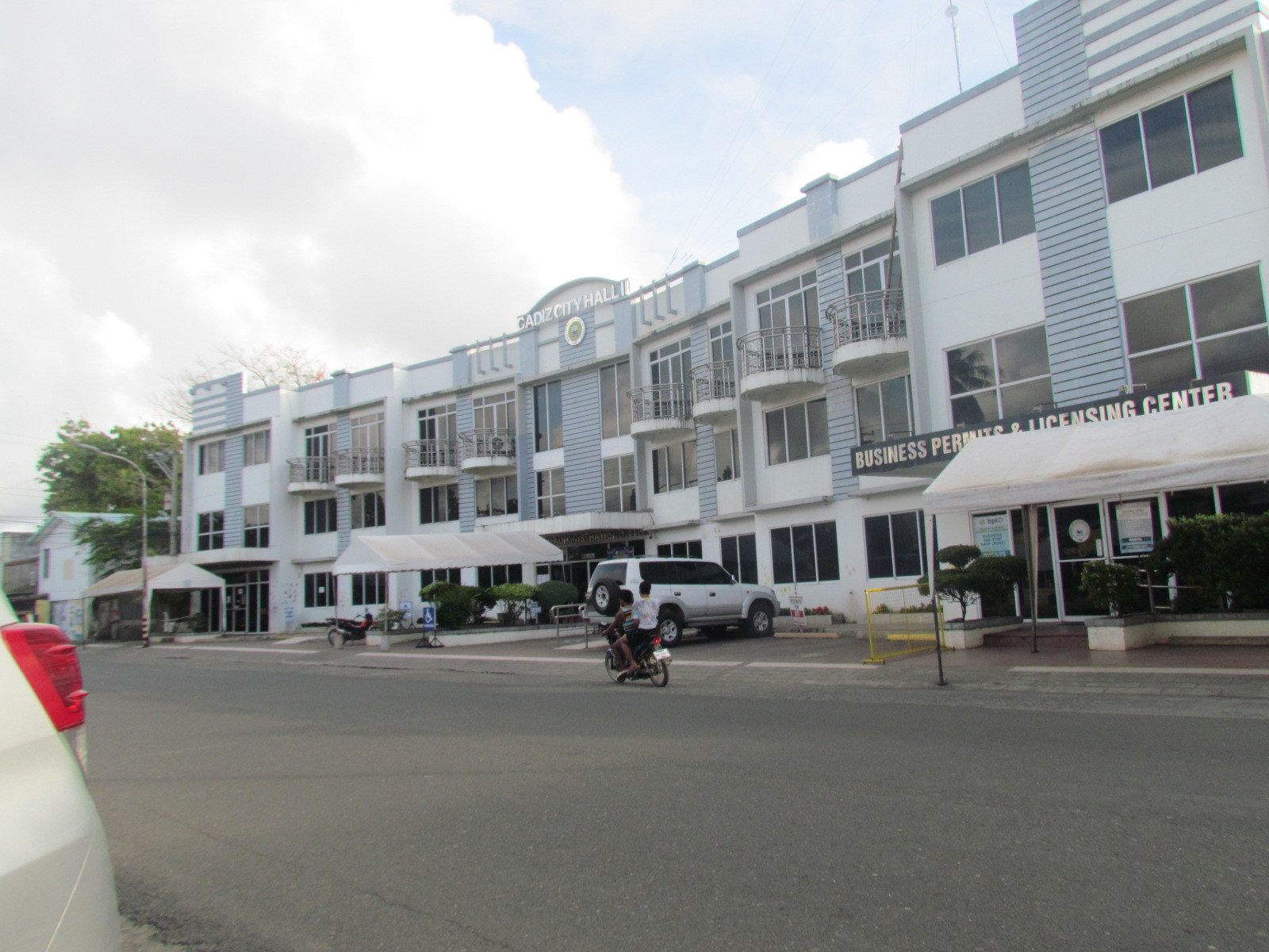 Cadiz City Hall 2 building